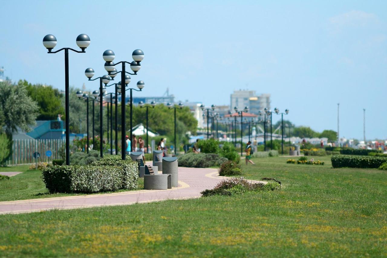 Residence Le Zattere Bibione Exterior foto