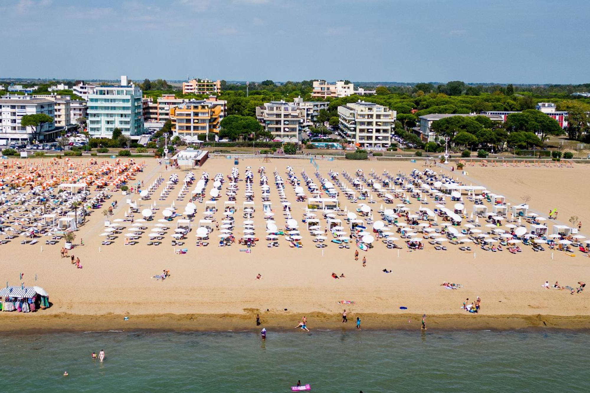 Residence Le Zattere Bibione Exterior foto