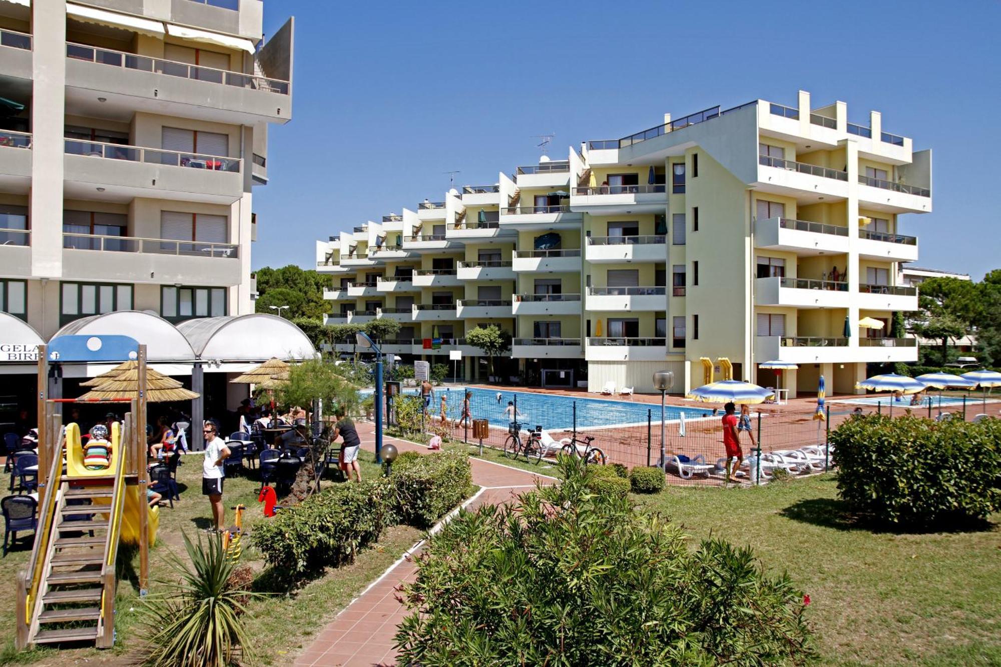 Residence Le Zattere Bibione Exterior foto